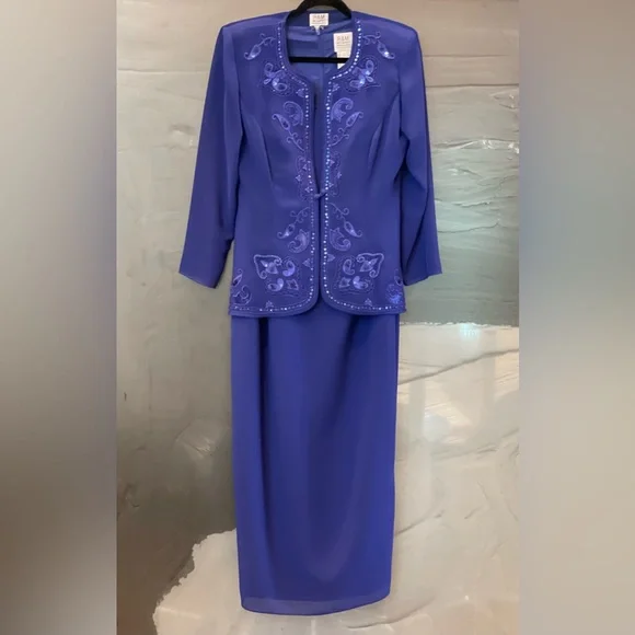green emerald velvet dress Knee-Length Square Neck A-Line Mother of The Bride Dresses with Ruffles and Jacket main image 0